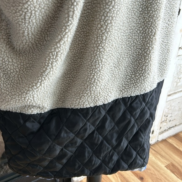 Field & Forest blue gray red plaid sherpa lined insulated snap flannel jacket - Picture 11 of 16